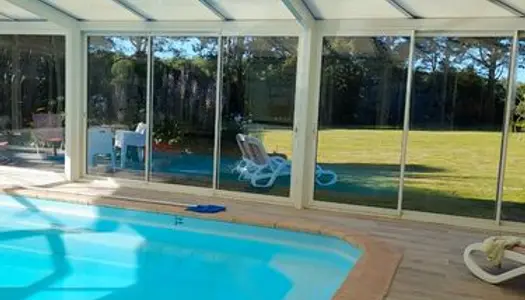 Villa avec piscine intérieure 