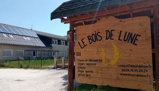 À vendre : Murs et fonds d'un centre de vacances i