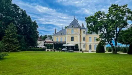 Château 26 pièces 1750 m² 