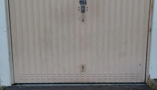 Box fermé/ garage closerie 