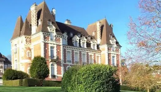 Appartement à louer dans un château à Deauville