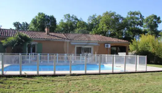 Maison plain pied avec piscine et jardin