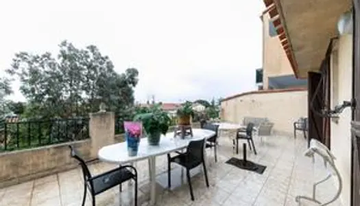 Appartement T3 avec grande terrasse 