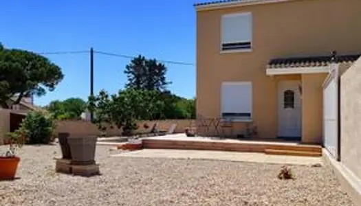 Vente maison à Marseillan avec véranda, jardin et piscine 