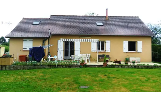 Vente Maison de village 127 m² à Alluy 97 500 €