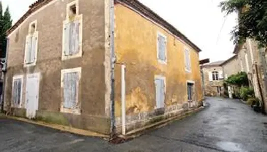 Maison de village à restaurer 6 pièce(s) 158 m2 à Prayssas