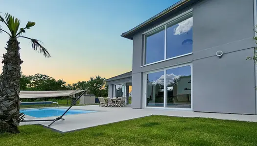 Magnigfique villa avec piscine 