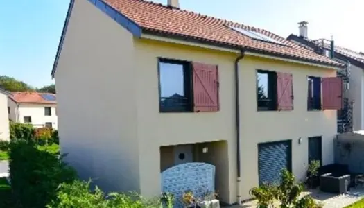 Dpt Ain (01), à vendre Versonnex maison P4 de 135 m² - Terrain de 258,00 m² 