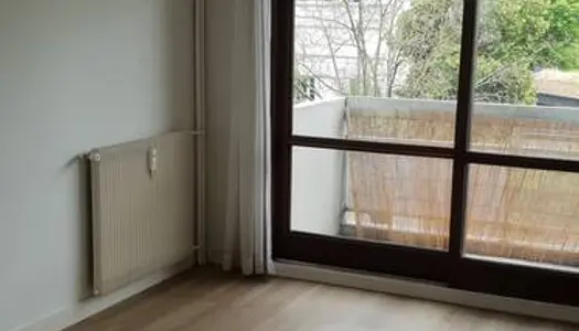 Studio 1 pièce 24 m² 