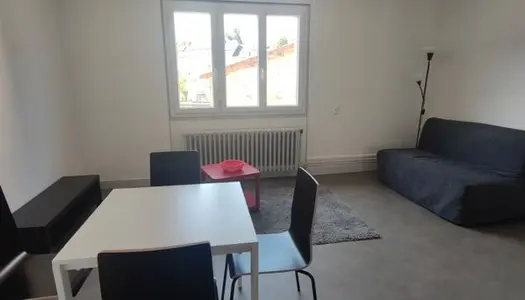 Studio 1 pièce 30 m² 