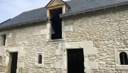 Maison vigneronne en pierre à rénover sur terrain constructible 