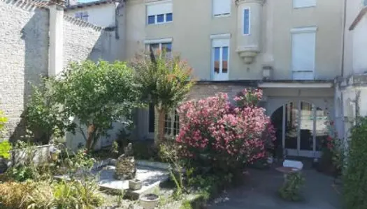 Villa 10 pièces 275 m²