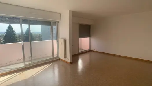A vendre MONTLUCON appartement T4 de 85 m² avec balcon et terrasse