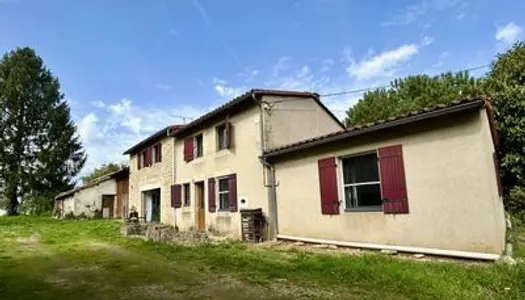 Propriété rénovée de 4 chambres dans un hameau avec de grands ja