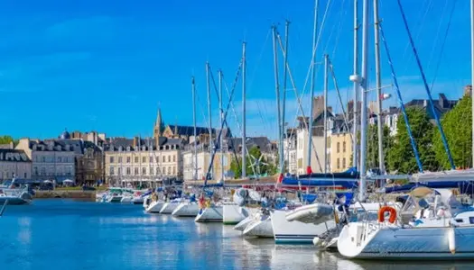 Dpt Morbihan (56), à vendre VANNES maison de ville -immeuble de rapport - hyper centre - 
