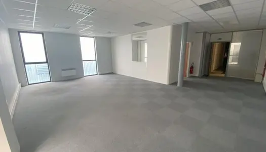 Bureau 66 m²