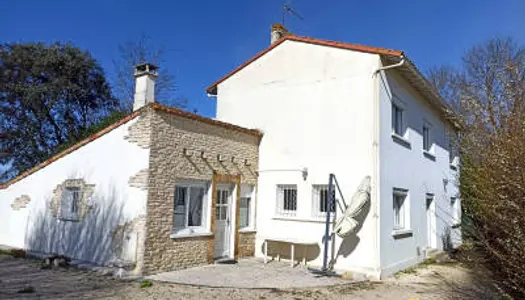 Maison 209 m2, 7 pièces, piscine, terrain 7340 m2 