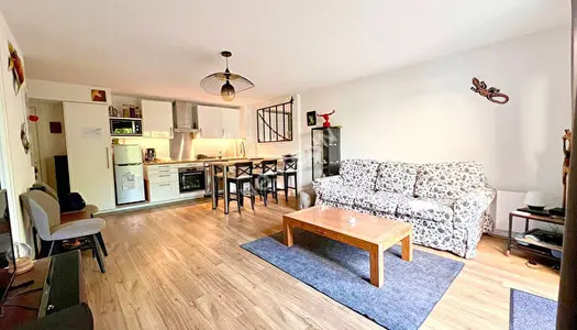 Appartement Fonbeauzard T2 meublee 49.92 m2 avec une terrasse et 2 places de parking. 