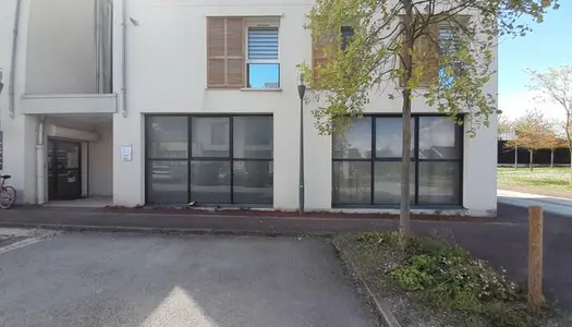 Local commercial 111 m² 