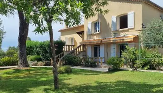 Villa 8 pièces 153 m²