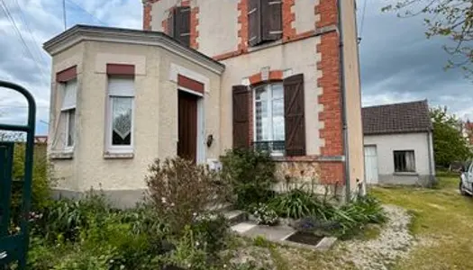 Maison 7 pièces de 99 m² à Romilly-sur-Seine (10100)