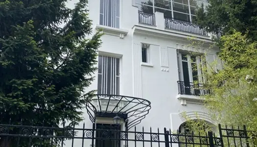 Paris Xvi - Hôtel particulier avec un jardin-patio 