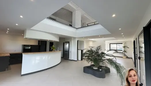 Maison 5 pièces 285 m²