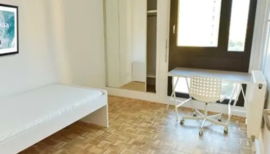 Chambre individuelle dans un appartement en colocation rénové à deux pas de Paris