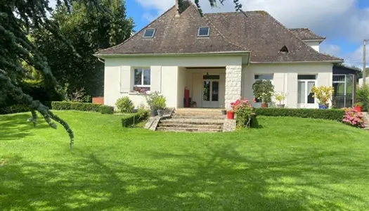 Maison Familiale Rénovée, 5 chambres, piscine. 