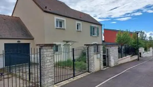 Maison - Villa Location Auxerre 5p 131m² 971€