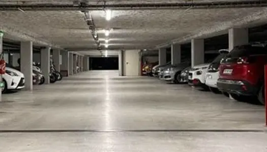 Place de parking souterrain sécurisé proche Petite Venise