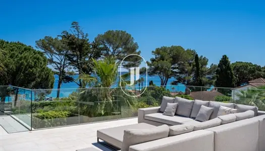 Exclusivite - Splendide villa vue mer à vendre à Sainte-Maxime 