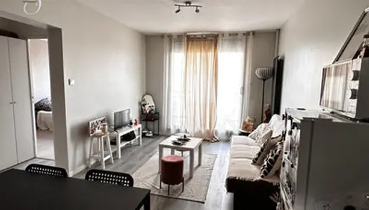 Appartement T2 Rénové en Résidence Sécurisée à Bourg en Bresse 