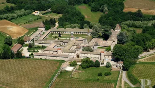 Château 20 pièces 4000 m²