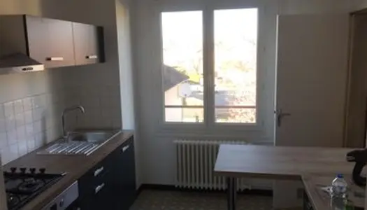 Appartement T3 bis avec balcon et garage