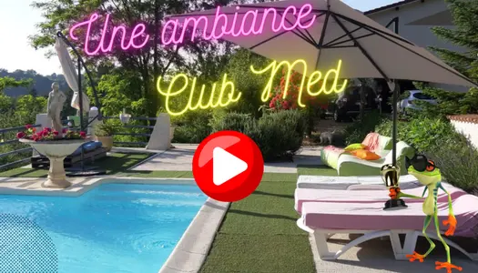 Une ambiance « Club Med » pour cette jolie villa nichée dans un havre de paix !