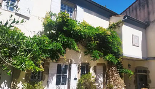 Annonay maison de ville avec extérieur et piscine 