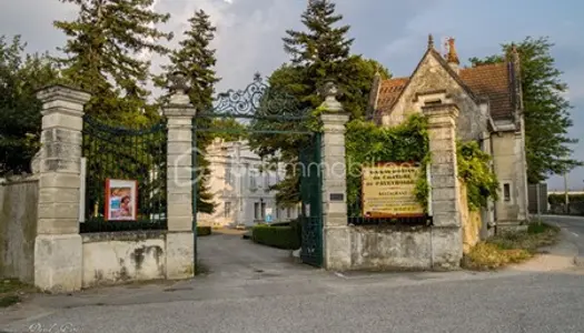 Maison - Villa Vente Pierrelatte 32p 1089m² 1785000€