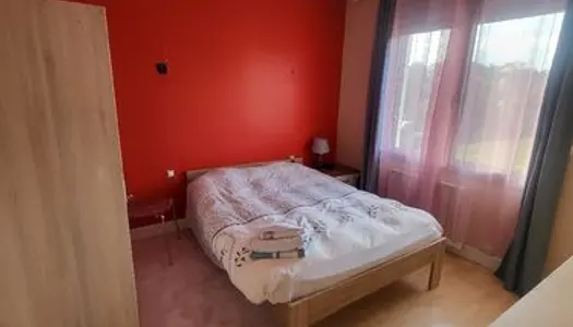 Chambre dispo dans une maison 