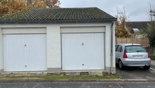 Garage/box 15 m² Saint Pryve Saint Mesmin 