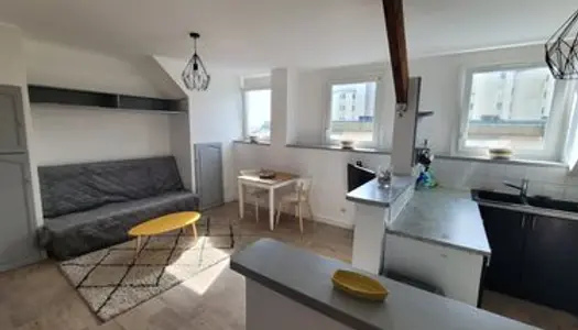 Appartement T2 Rénové Centre ville 100 mètres de la plage 