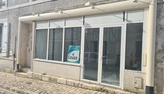 Location Local commercial 64 m² à Beaugency 530 € CC /mois