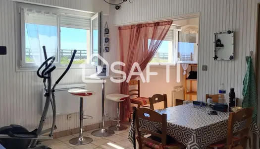 APPARTEMENT FACE A LA MER PROCHE DU CENTRE VILLE SITUE SUR LA COMMUNE DE LA TRANCHE SUR MER ! 