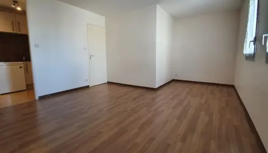 Studio 1 pièce 31 m² 