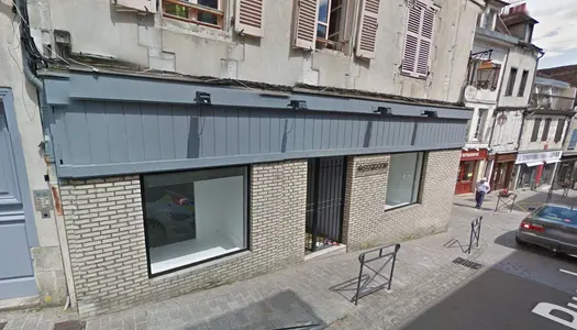 Vente Local commercial 225 m² à Auxerre 151 200 €