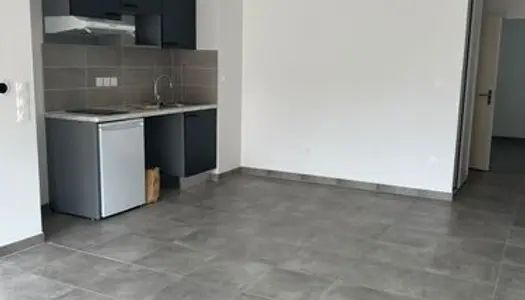 Appartement neuf deux pièces avec jardin et terrasse 