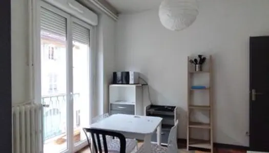 Appartement meublé pour étudiant - 2 pièces - 37m² - MOIRANS EN MONTAGNE 