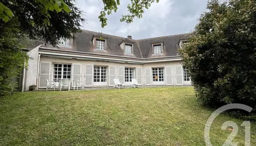 Maison 7 pièces 280 m²