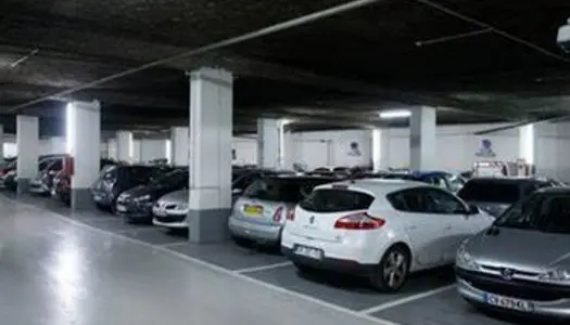 Place parking sous sol sécurisé 