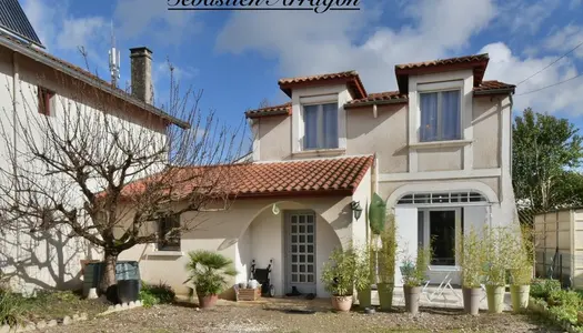 Dpt Lot et Garonne (47), à vendre VILLENEUVE SUR LOT maison P4